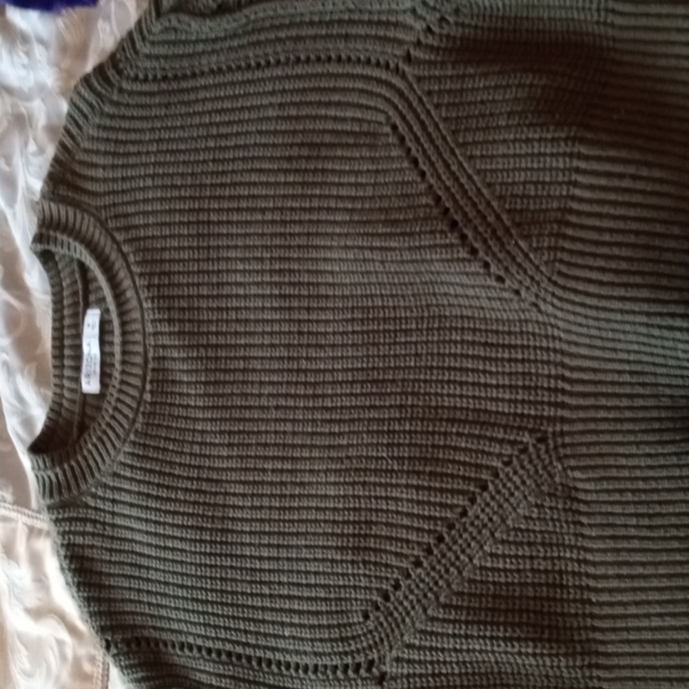 Sweater - Picture 5 of 5